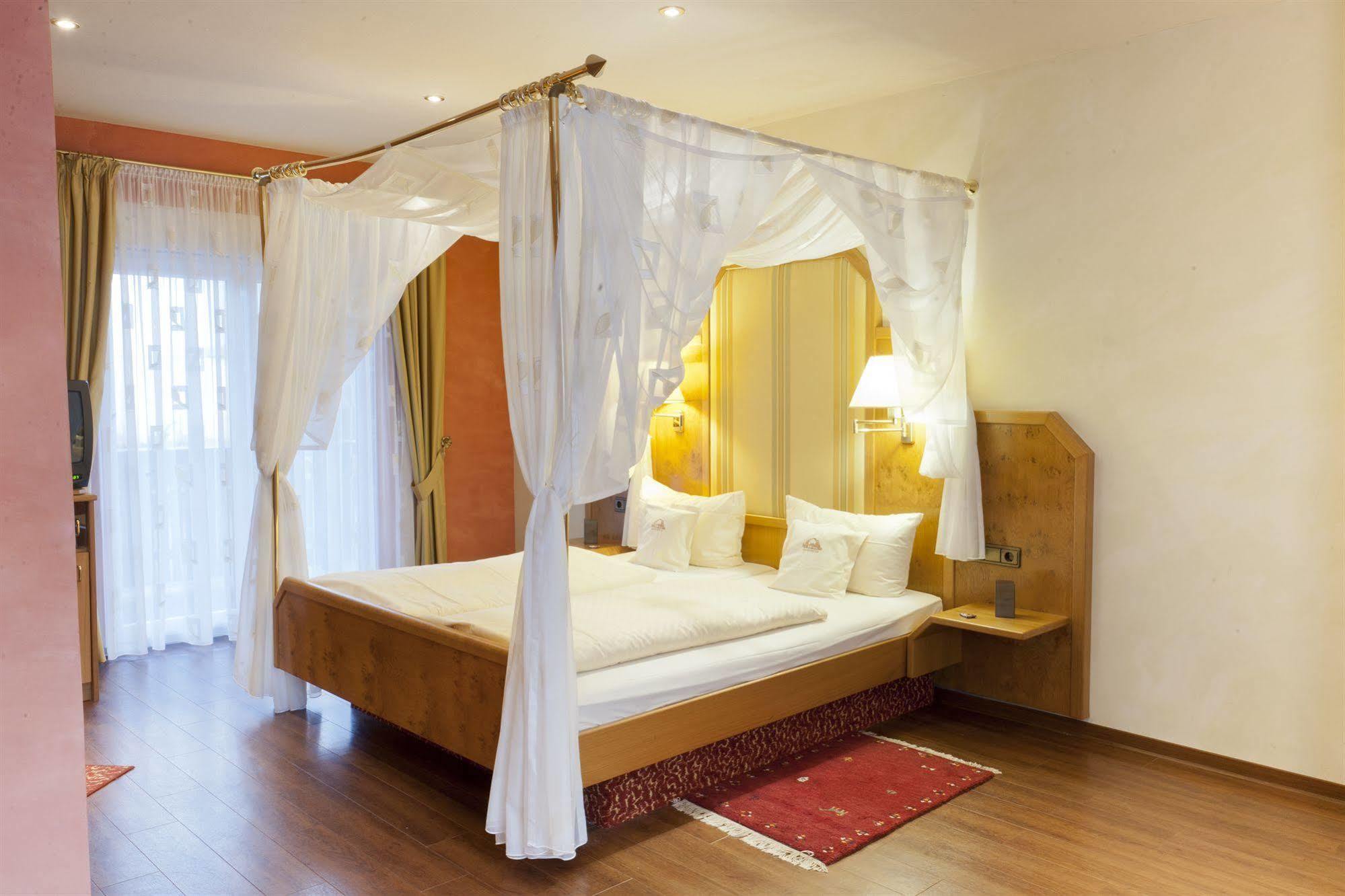 Hotel Gutshof Ziegelhuette à Edenkoben Extérieur photo