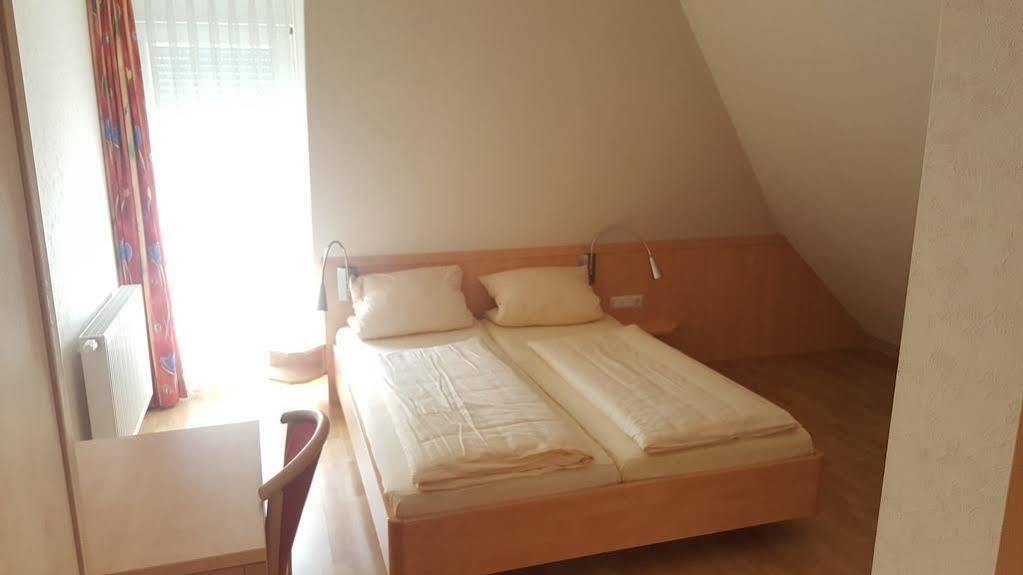 Hotel Gutshof Ziegelhuette à Edenkoben Extérieur photo