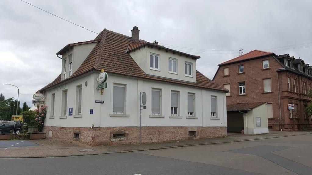 Hotel Gutshof Ziegelhuette à Edenkoben Extérieur photo